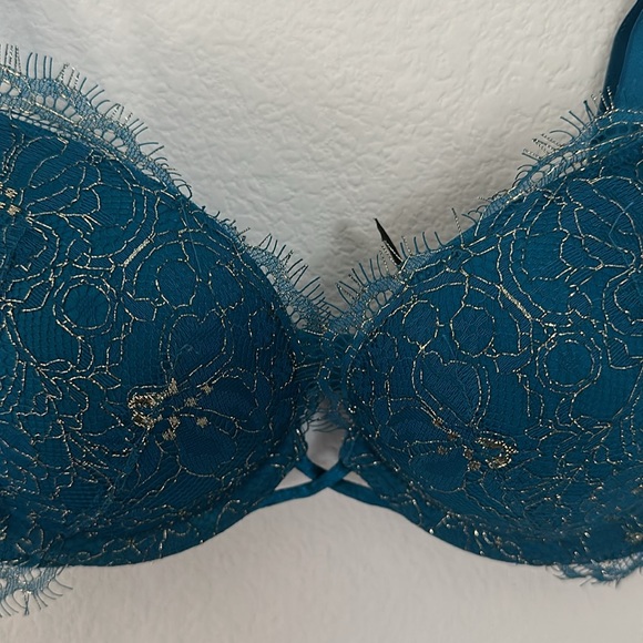 NWOT Victoria’s Secret bra 34AA - Picture 2 of 3